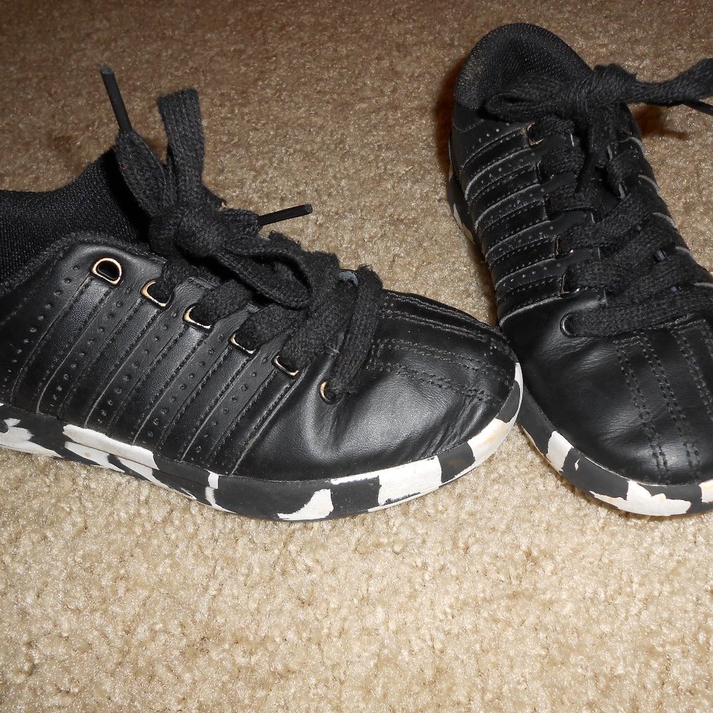 Boys sneakers